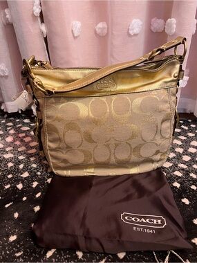 Vintage Coach Zoe Large in Metallic Gold